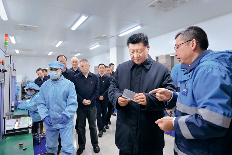 2024年3月18日至21日，中共中央总书记、国家主席、中央军委主席习近平在湖南考察。这是18日下午，习近平在中德合资企业巴斯夫杉杉电池材料有限公司考察。 新华社记者 谢环驰/摄
